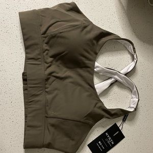 NVGTN *bundle two tops army green and white size M